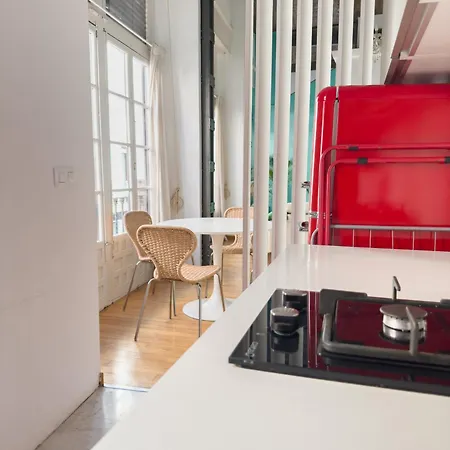 Stylish 1br Apt, Ac, Near Sight, Private Parking Opt
