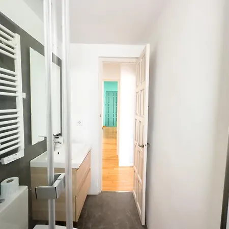 Stylish 1br Apt, Ac, Near Sight, Private Parking Opt Apartment