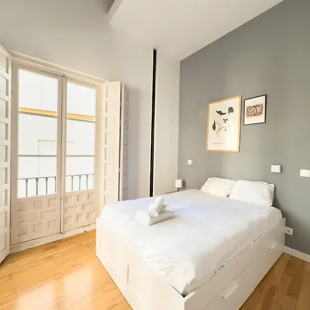 Stylish 1br Apt, Ac, Near Sight, Private Parking Opt Apartment Seville