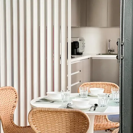 Stylish 1br Apt, Ac, Near Sight, Private Parking Opt