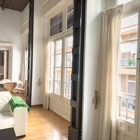Stylish 1br Apt, Ac, Near Sight, Private Parking Opt Seville