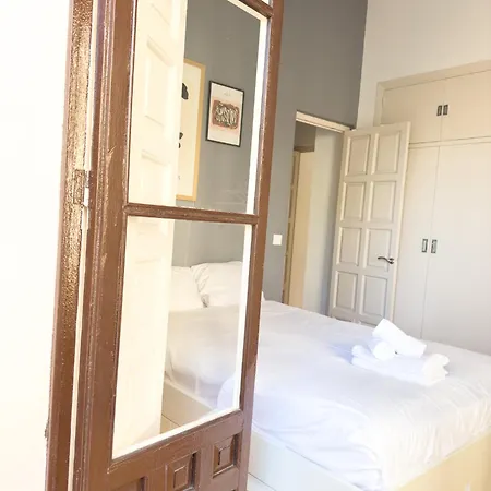 Stylish 1br Apt, Ac, Near Sight, Private Parking Opt Apartment *