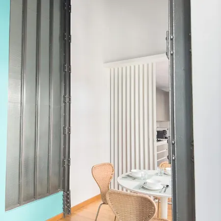 Apartment Stylish 1br Apt, Ac, Near Sight, Private Parking Opt Seville