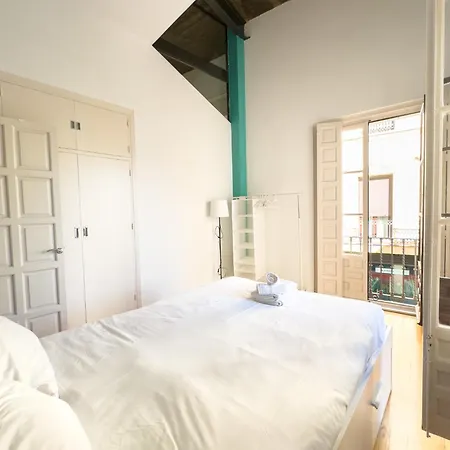 Stylish 1br Apt, Ac, Near Sight, Private Parking Opt Seville