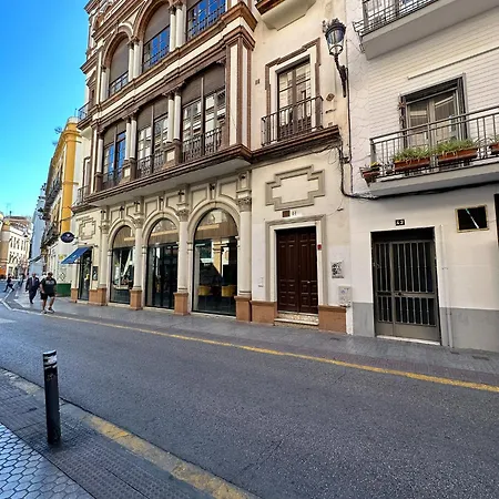 Stylish 1br Apt, Ac, Near Sight, Private Parking Opt Seville